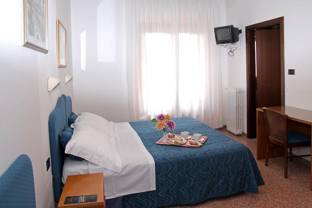 Family Hotel Como Rivisondoli Luaran gambar
