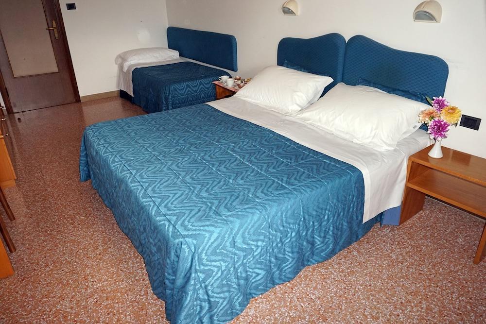 Family Hotel Como Rivisondoli Luaran gambar