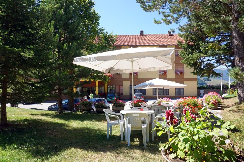 Family Hotel Como Rivisondoli Luaran gambar