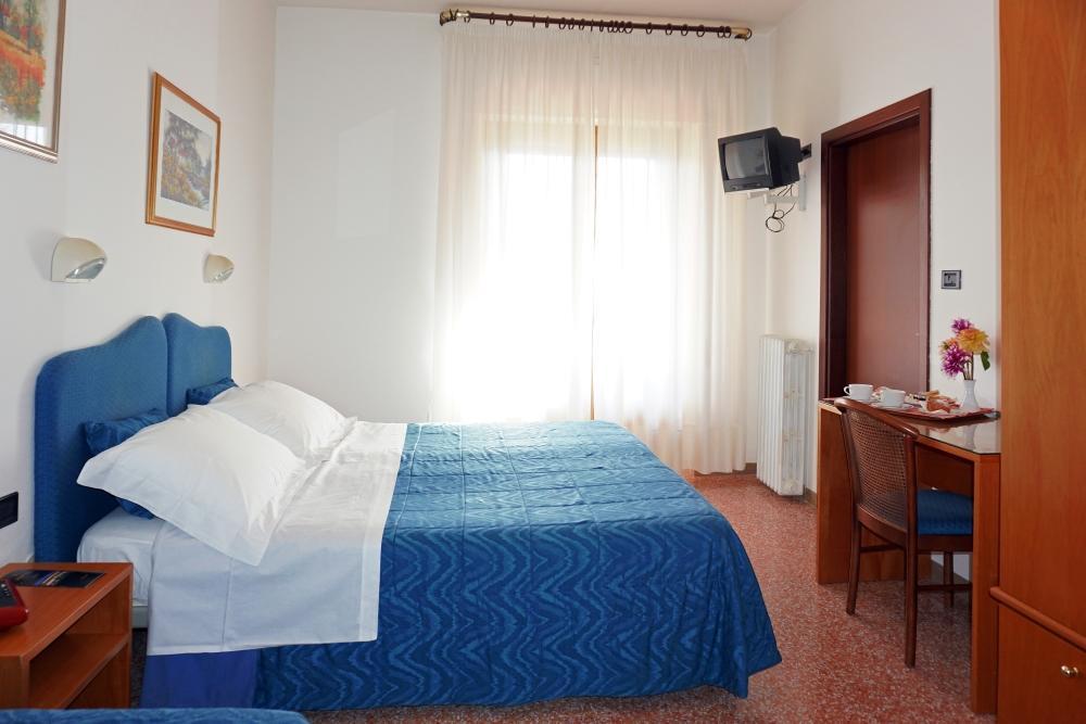 Family Hotel Como Rivisondoli Luaran gambar